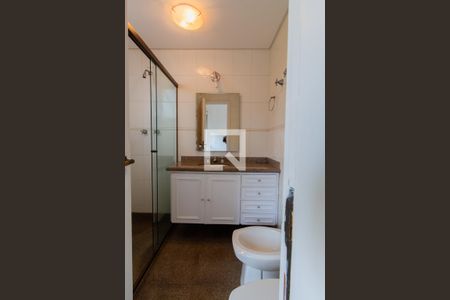 Apartamento à venda com 270m², 4 quartos e 4 vagasBanheiro Quarto 3