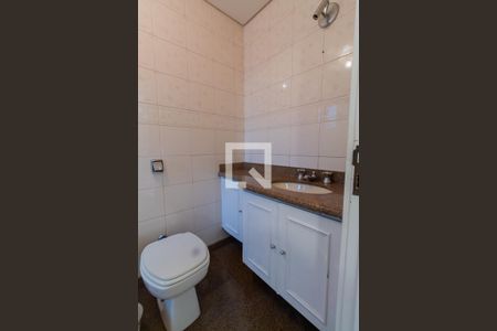 Apartamento à venda com 270m², 4 quartos e 4 vagasBanheiro do Quarto 1