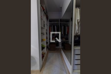 Apartamento à venda com 270m², 4 quartos e 4 vagasCloset