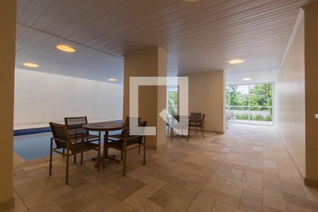 Apartamento à venda com 270m², 4 quartos e 4 vagasÁrea comum - Piscina