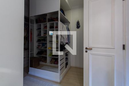 Apartamento à venda com 270m², 4 quartos e 4 vagasCloset