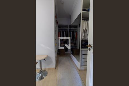 Apartamento à venda com 270m², 4 quartos e 4 vagasCloset