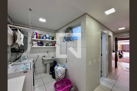 Casa de condomínio à venda com 399m², 4 quartos e 5 vagasÁrea de Serviço