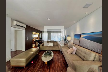 Casa de condomínio à venda com 399m², 4 quartos e 5 vagasSala