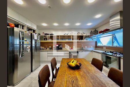 Casa de condomínio à venda com 399m², 4 quartos e 5 vagasCozinha