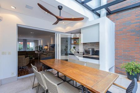 Casa de condomínio à venda com 399m², 4 quartos e 5 vagasVaranda