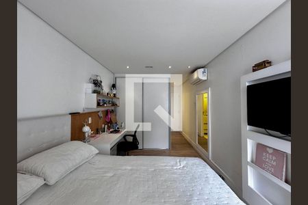 Casa de condomínio à venda com 399m², 4 quartos e 5 vagasSuíte 3