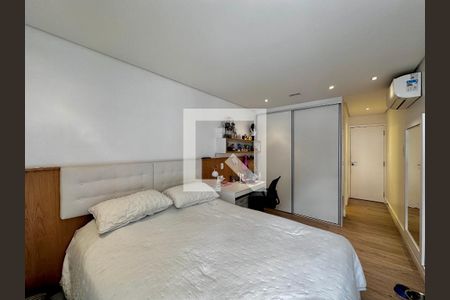 Casa de condomínio à venda com 399m², 4 quartos e 5 vagasSuíte 3