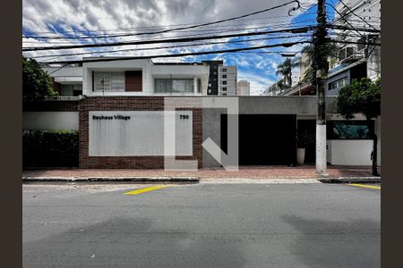 Casa de condomínio à venda com 399m², 4 quartos e 5 vagasFachada Condomínio