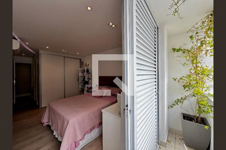 Casa de condomínio à venda com 399m², 4 quartos e 5 vagasSuíte 2