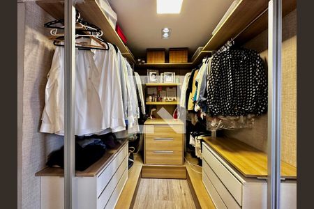 Casa de condomínio à venda com 399m², 4 quartos e 5 vagasCloset Suíte 1