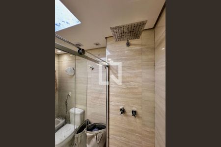 Casa de condomínio à venda com 399m², 4 quartos e 5 vagasBanheiro Suíte 1