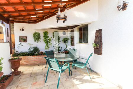 Apartamento à venda com 490m², 4 quartos e 3 vagas Apartamento à venda com 490m², 4 quartos e 3 vagasCobertura Área Externa