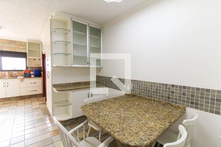 Apartamento à venda com 490m², 4 quartos e 3 vagas Apartamento à venda com 490m², 4 quartos e 3 vagasCozinha