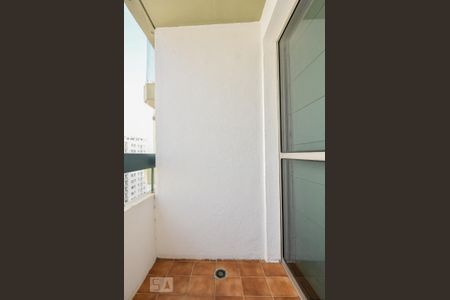 Apartamento para alugar com 70m², 2 quartos e 1 vagaVaranda