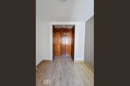 Apartamento para alugar com 70m², 2 quartos e 1 vagaQuarto 02
