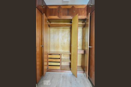 Apartamento para alugar com 70m², 2 quartos e 1 vagaQuarto 02