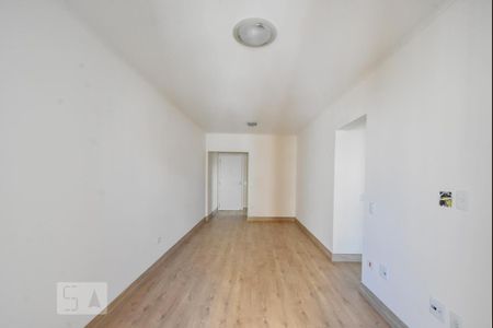 Apartamento para alugar com 70m², 2 quartos e 1 vagaSala