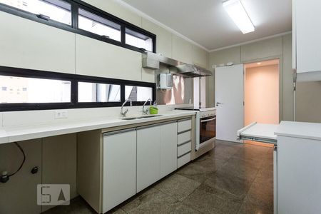 Apartamento para alugar com 167m², 4 quartos e 2 vagas Apartamento para alugar com 167m², 4 quartos e 2 vagasCozinha