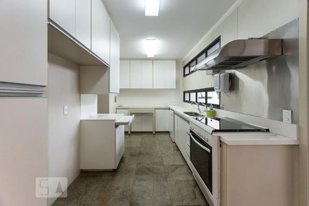 Apartamento para alugar com 167m², 4 quartos e 2 vagas Apartamento para alugar com 167m², 4 quartos e 2 vagasCozinha