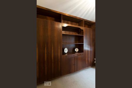 Apartamento à venda com 76m², 2 quartos e 1 vagaQuarto 1 (Armários)