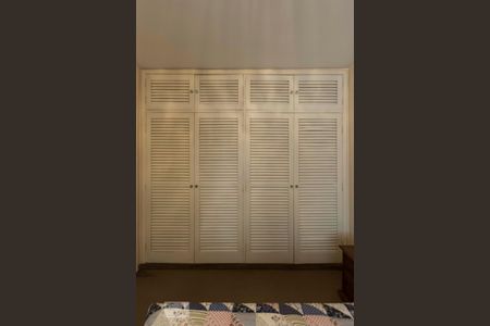 Apartamento à venda com 76m², 2 quartos e 1 vagaQuarto 2 (Armários)