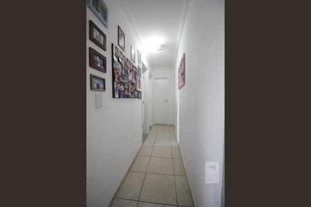 Corredor de apartamento para alugar com 3 quartos, 68m² em Vila Morse, São Paulo