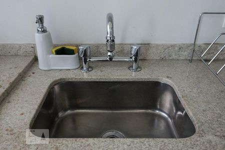 Cozinha de apartamento para alugar com 1 quarto, 50m² em Campo Belo, São Paulo