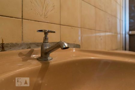 Banheiro (Torneira) de kitnet/studio para alugar com 1 quarto, 33m² em Campos Elíseos, São Paulo