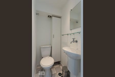 Lavabo de apartamento para alugar com 1 quarto, 50m² em Indianópolis, São Paulo