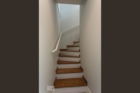 Apartamento para alugar com 50m², 1 quarto e 1 vaga Apartamento para alugar com 50m², 1 quarto e 1 vagaEscada