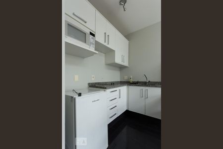 Cozinha de apartamento para alugar com 1 quarto, 50m² em Indianópolis, São Paulo