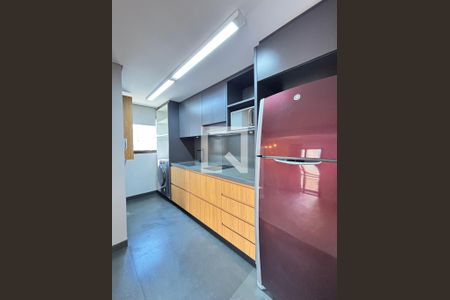 Cozinha de apartamento para alugar com 1 quarto, 95m² em Itaim Bibi, São Paulo