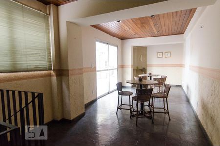 Apartamento à venda com 45m², 1 quarto e 1 vagaDependências do prédio - salão de festas