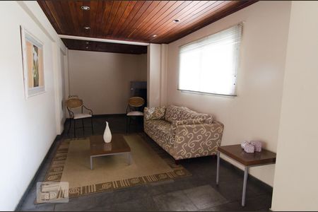 Apartamento à venda com 45m², 1 quarto e 1 vagaDependências do prédio - hall