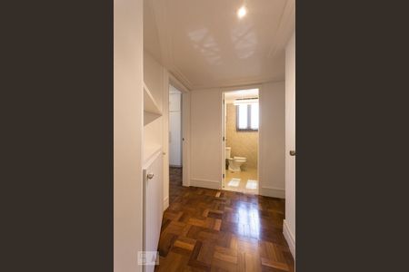 Corredor de apartamento à venda com 2 quartos, 173m² em Itaim Bibi, São Paulo