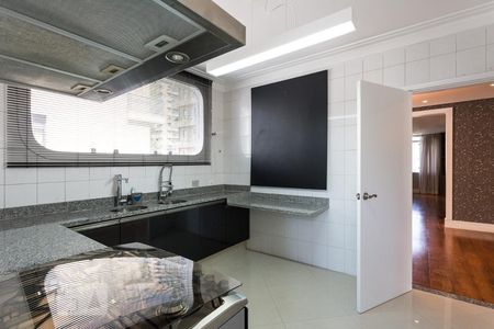 Apartamento à venda com 173m², 2 quartos e 2 vagas Apartamento à venda com 173m², 2 quartos e 2 vagasCozinha