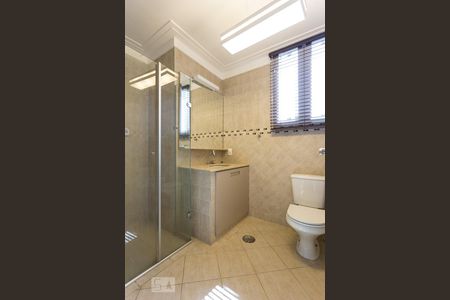 Apartamento à venda com 173m², 2 quartos e 2 vagas Apartamento à venda com 173m², 2 quartos e 2 vagasBanheiro da suíte