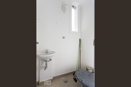 Apartamento à venda com 173m², 2 quartos e 2 vagas Apartamento à venda com 173m², 2 quartos e 2 vagasBanheiro de serviço