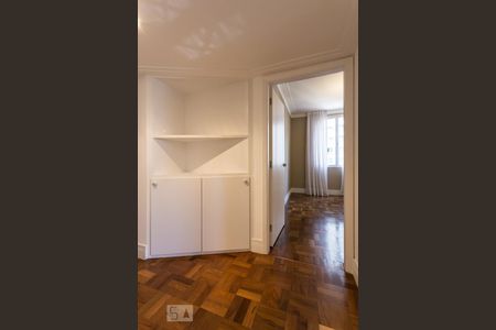 Corredor de apartamento à venda com 2 quartos, 173m² em Itaim Bibi, São Paulo