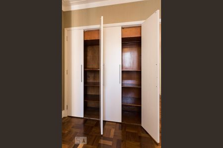 Apartamento à venda com 173m², 2 quartos e 2 vagas Apartamento à venda com 173m², 2 quartos e 2 vagasQuarto