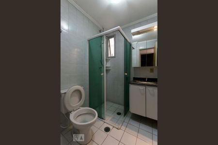 Banheiro de apartamento para alugar com 2 quartos, 56m² em Vila Brasílio Machado, São Paulo