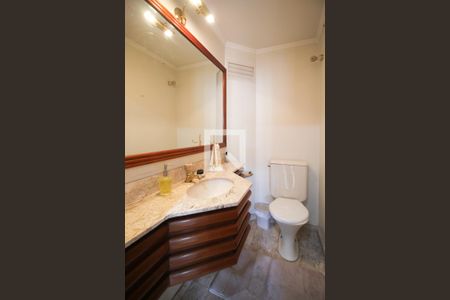 Lavabo de apartamento para alugar com 4 quartos, 140m² em Indianópolis, São Paulo