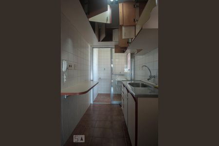 Cozinha de apartamento para alugar com 2 quartos, 45m² em Vila Guarani (z Sul), São Paulo