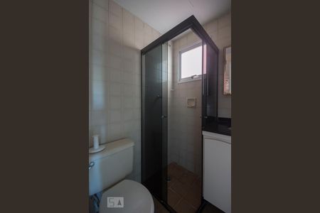 Banheiro de apartamento para alugar com 2 quartos, 45m² em Vila Guarani (z Sul), São Paulo