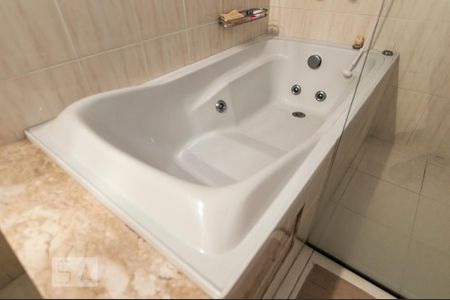 Apartamento à venda com 651m², 4 quartos e 4 vagasBanheiro da suíte 3