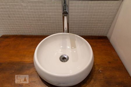 Banheiro de apartamento para alugar com 3 quartos, 75m² em Real Parque, São Paulo