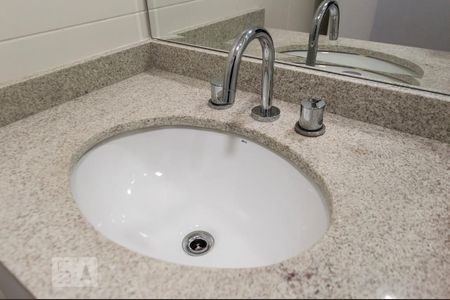 Apartamento para alugar com 77m², 2 quartos e 1 vagaBanheiro da suíte