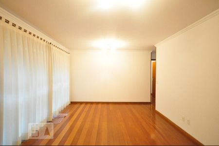 sala de apartamento para alugar com 4 quartos, 119m² em Vila Suzana, São Paulo