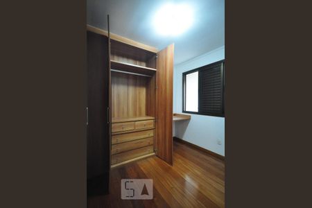 armário do quarto 1 de apartamento para alugar com 4 quartos, 119m² em Vila Suzana, São Paulo
